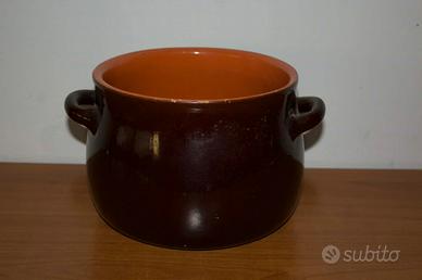 pentola in terracotta con manici
