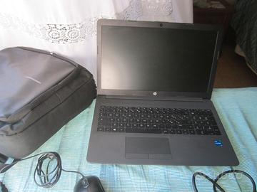 PC-PORTATILE- HP ULTRASOTTILE MOD 255-G7+ACC+BORSA