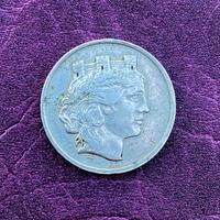 Moneta uniface