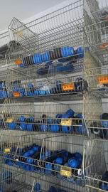 Contenitore metallici a bocca di lupo, cesta