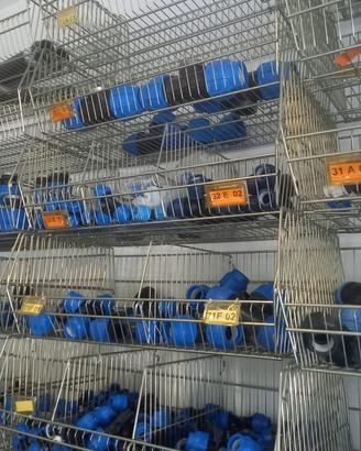 Contenitore metallici a bocca di lupo, cesta