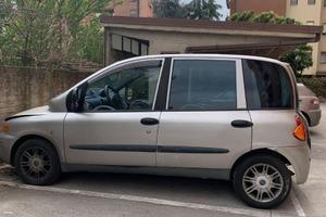 Fiat Multipla 2004 incidentata