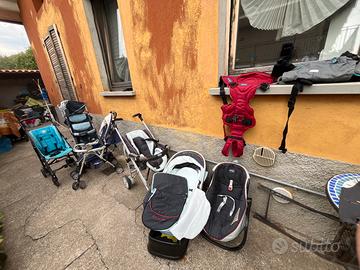 4 Passeggini e 2 Trasportini da spalla e petto