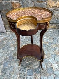 particolarissimo tavolino