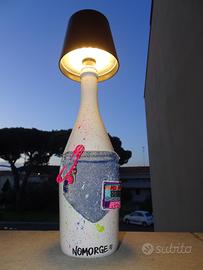 Lampada con bottiglia fatta a mano
