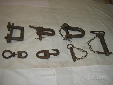 Attacchi con perni vecchi per attrezzi agricoli