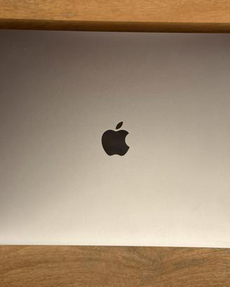 Macbook Pro 15” 16GB di ram
