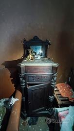 Antico Mobiletto Neorinascimentale con Specchiera 