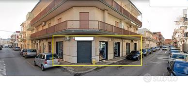 Locale commerciale 6 vetrine su Piazza Verdi