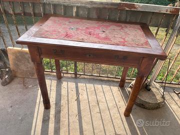 Tavolo  con cassetto legno