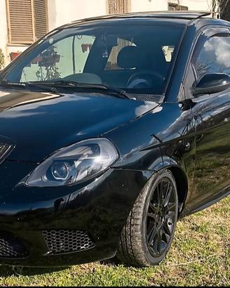 lancia ypsilon momo design 