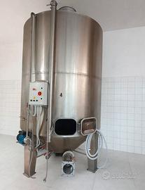 Autovinificatore con coclea estrattrice e pompa