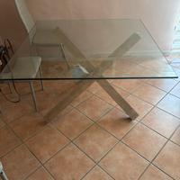 Tavolo di Design in vetro con 3 gambi intrecciati