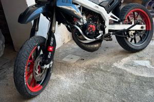 aprilia sx