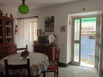 CASA DI CORTE A MASSA