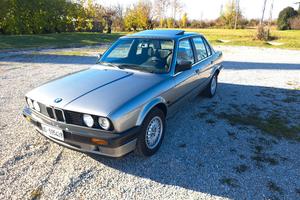 BMW E30 320I