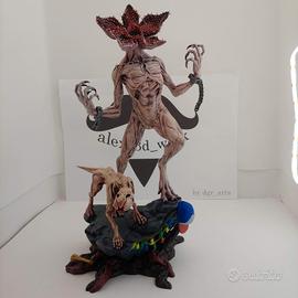 figure in resina Demogorgone  Stranger things 