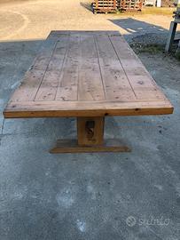 Tavolo in legno massello