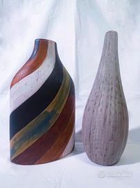 Coppia di vasi moderni decorativi