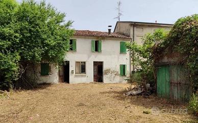 Immobile in asta di 450 m² con box auto doppio a P