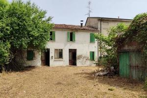 Immobile in asta di 450 m² con box auto doppio a P