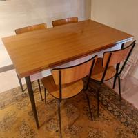 Tavolo anni 60 in formica e metallo