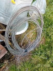 cavo in acciaio.diversi metri 