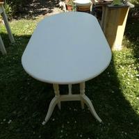 tavolo in legno verniciato