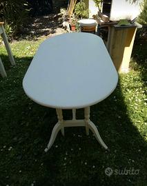 tavolo in legno verniciato