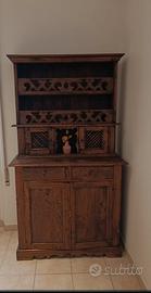Credenza con piattaia 