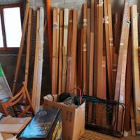 Stock di materiale in legno, parquets, finestre