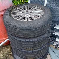 Gomme e cerchi per lancia Voyager