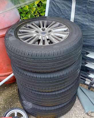 Gomme e cerchi per lancia Voyager
