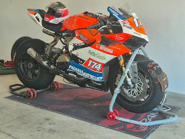 Ducati Panigale 1199r pista 