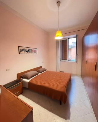 Mobili casa: camera, cameretta, cucina, soggiorno.