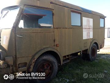 Ambulanza militare