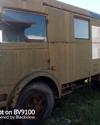 Ambulanza militare