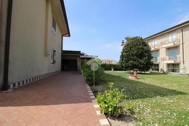 4 LOCALI A JESOLO