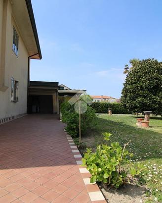 4 LOCALI A JESOLO