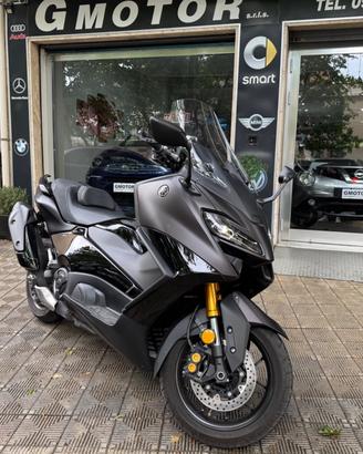 Yamaha TMAX 560 Tech max dark magma