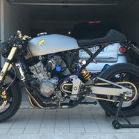 Hornet 600 cafè racer