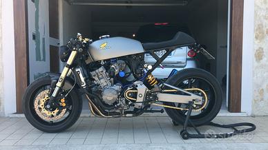 Hornet 600 cafè racer