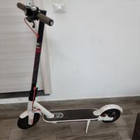 Monopattino elettrico NCX moto