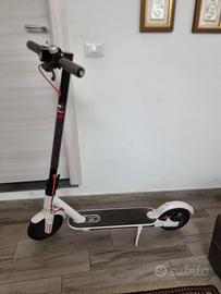 Monopattino elettrico NCX moto