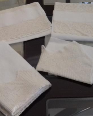 Corredo di tovaglie da bagno fatte a mano