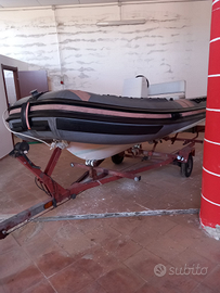 Gommone con relativo carrello