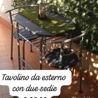 Tavolino con due sedie -  pratico per esterno