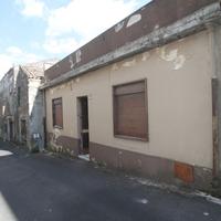 Unifamiliare con terrazzo e cortile