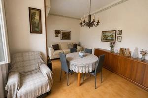 S2 appartamento con cantina e posti auto