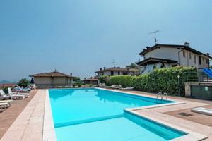 Appartamento con piscina